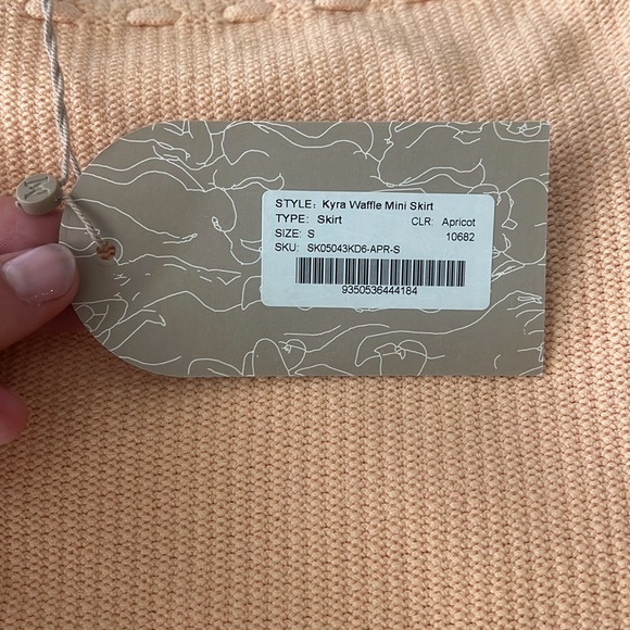 Meshki apricot skirt - Picture 2 of 3